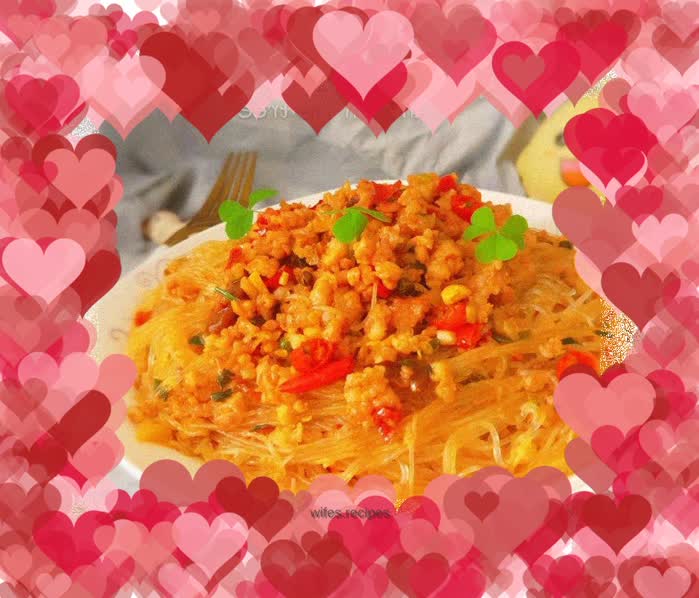 Ants climbing the tree