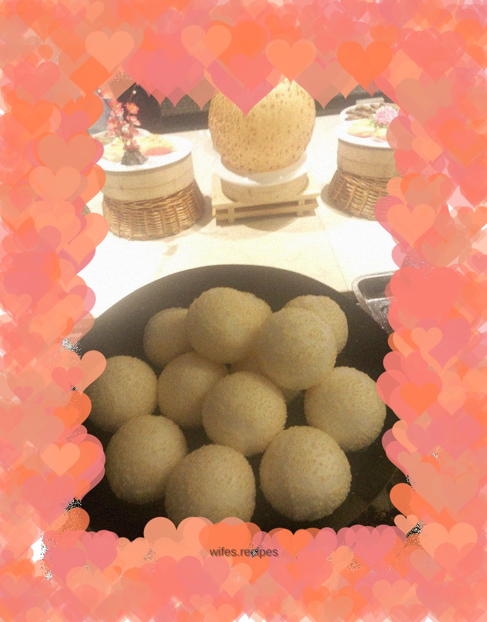 Quick frozen small hollow sesame balls