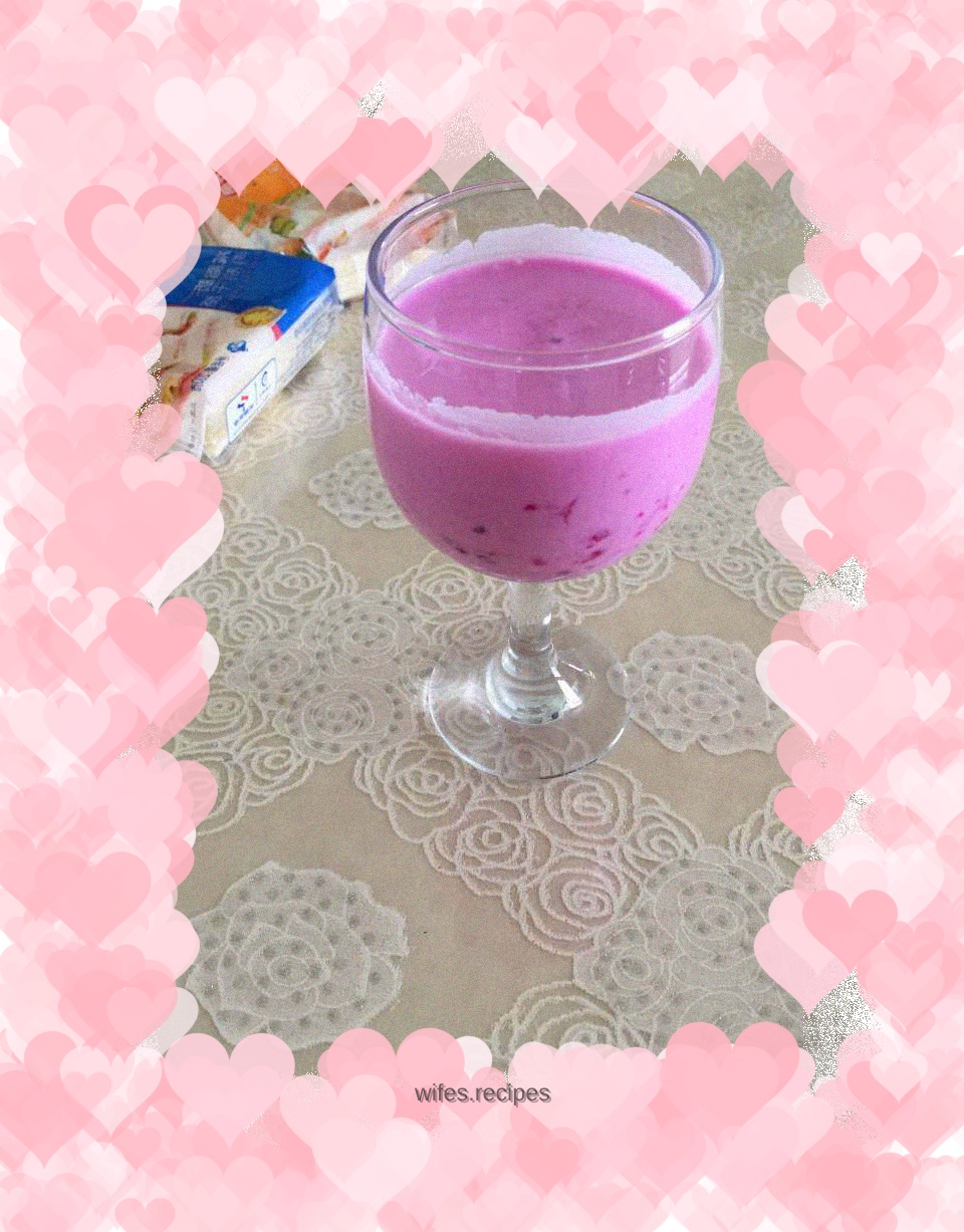 Dragon fruit milkshake