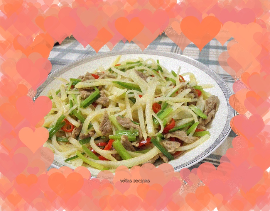 Stir-fried shredded potatoes with celery