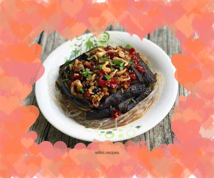 Steamed eggplant strips with chopped pepper vermicelli