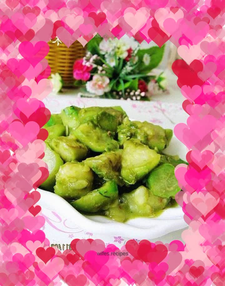 Fried loofah with chive sauce