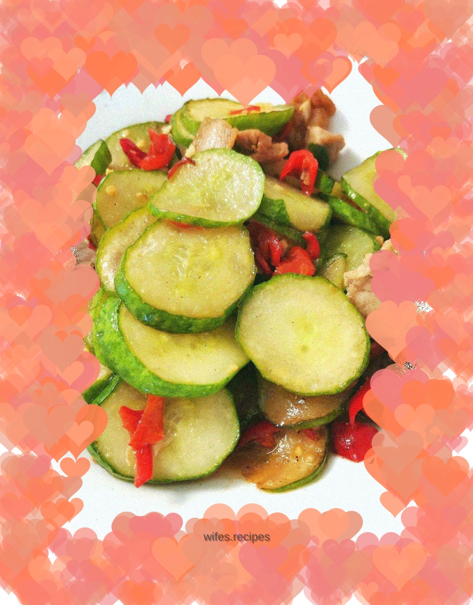 Stir-fried pork slices with cucumber