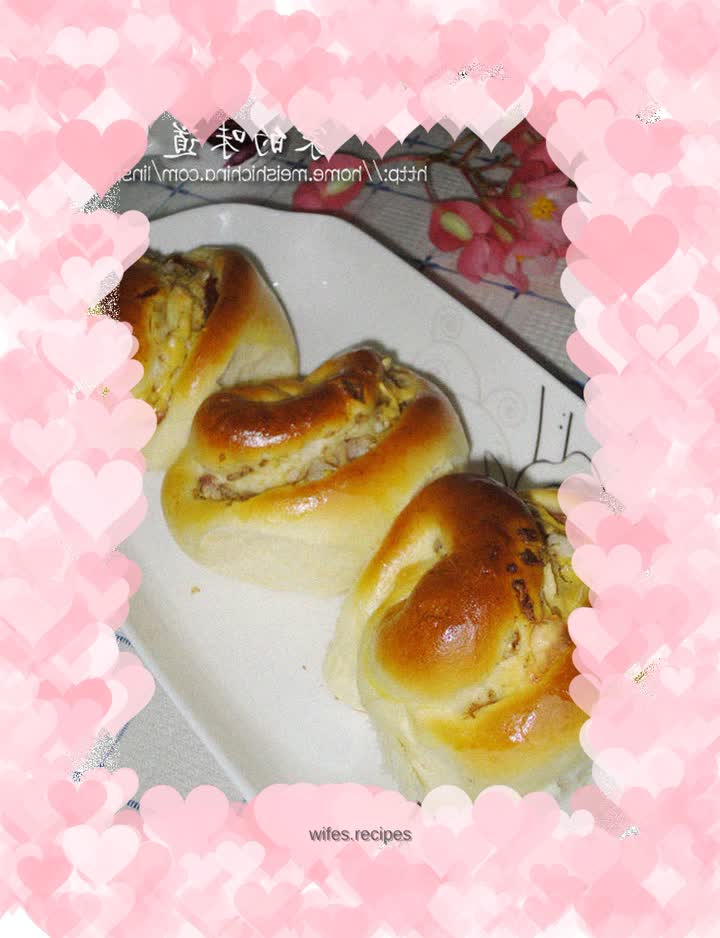 Black pepper bacon roll