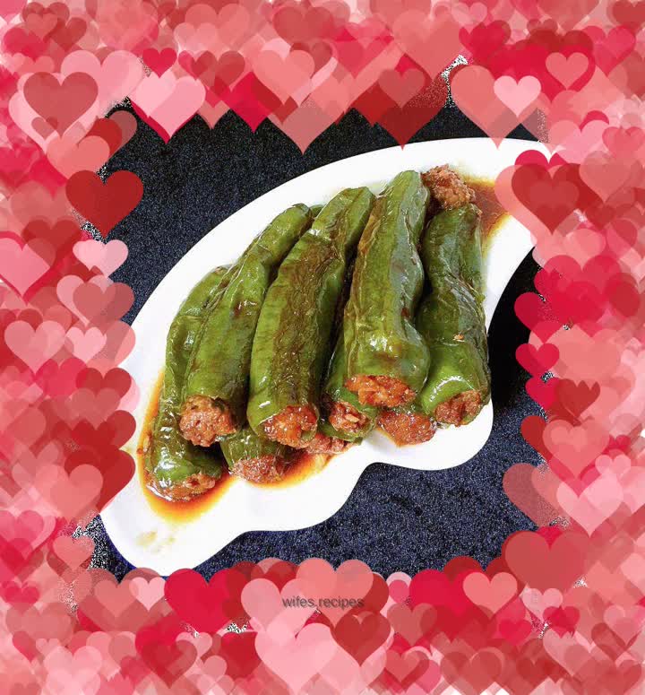 Tiger skin and green pepper stuffed with meat