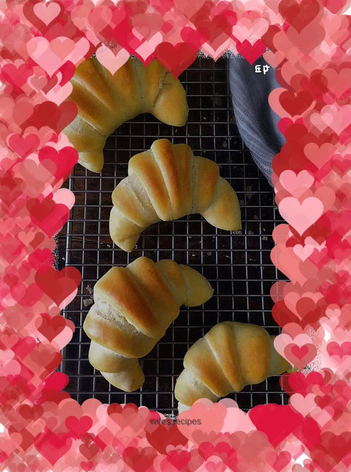 Ancient style pastry buns