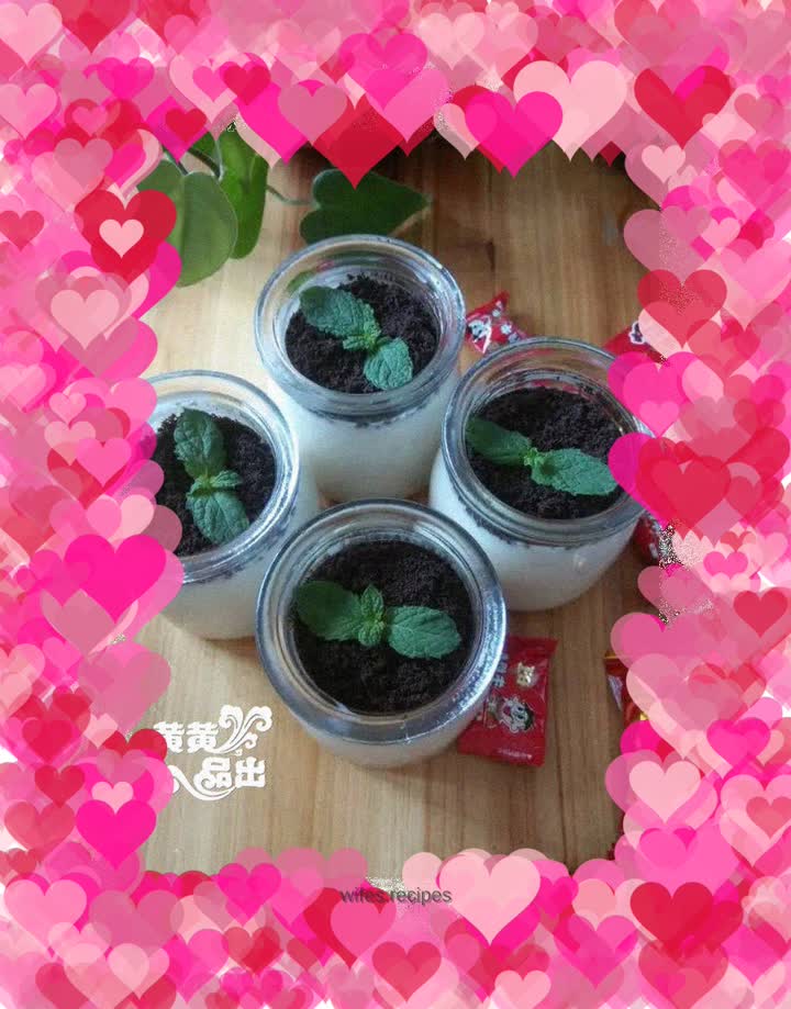 Cute black and white breakfast drink [Banana Milkshake]