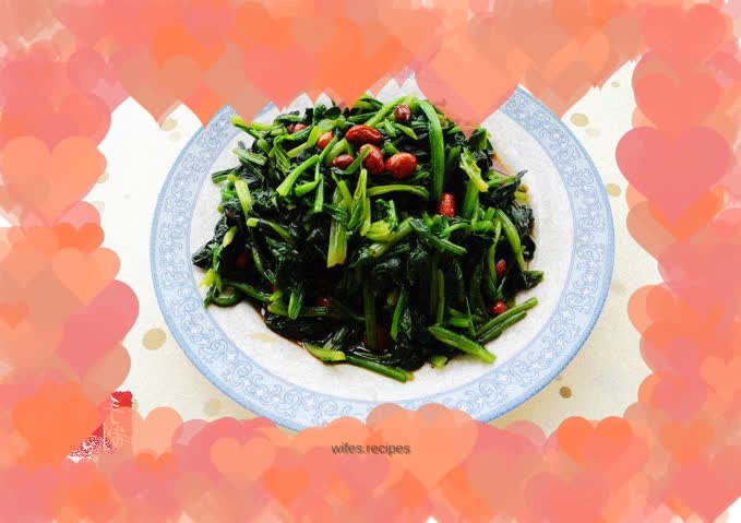 Spinach mixed with peanuts