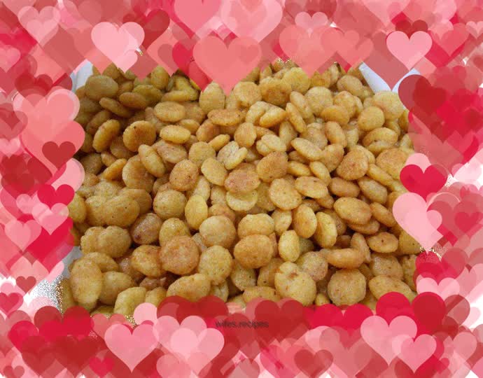 Casual snacks - spicy corn crisps