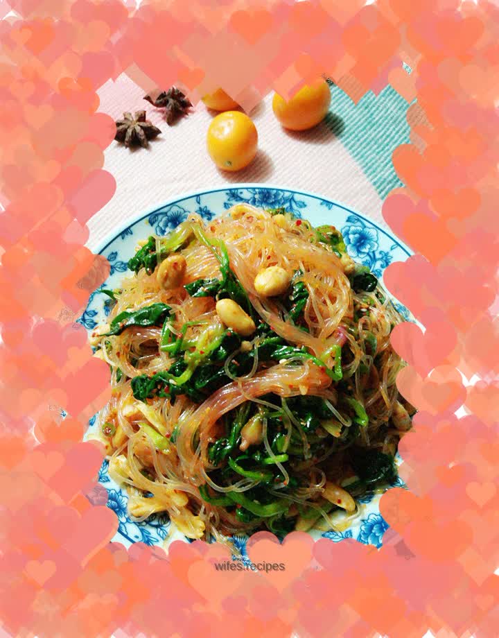 Spicy spinach mixed with vermicelli