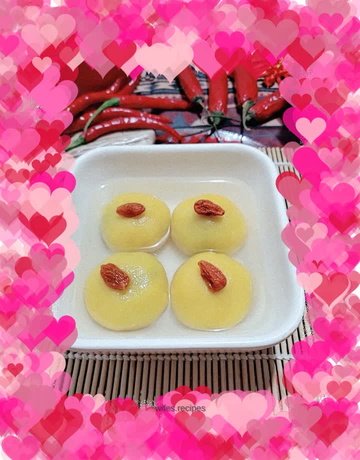 Pumpkin dumplings with red bean filling