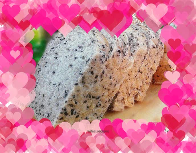 Fragrant black sesame toast