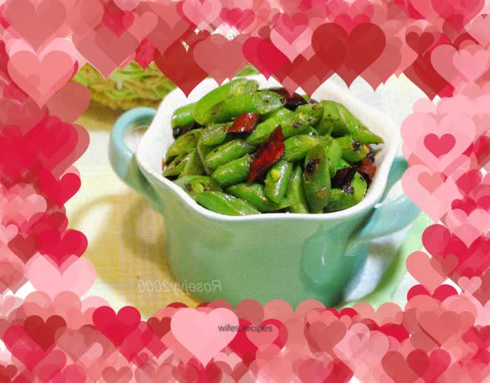 Fried green beans with black pepper