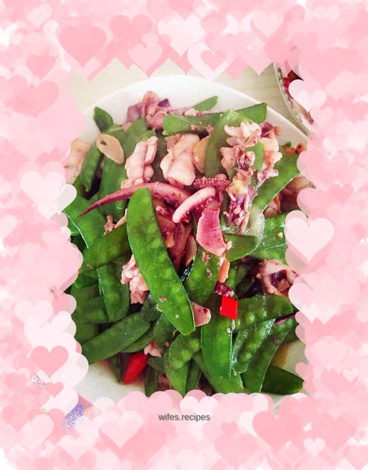 Winter is coming, add some green fresh squid and green beans to the family table