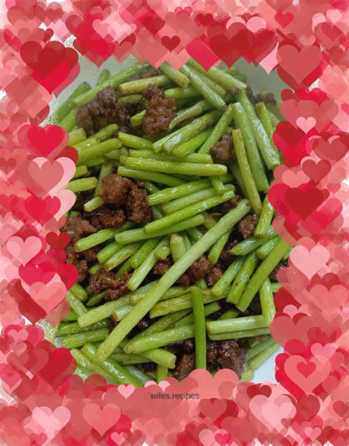 Stir-fried minced meat with garlic