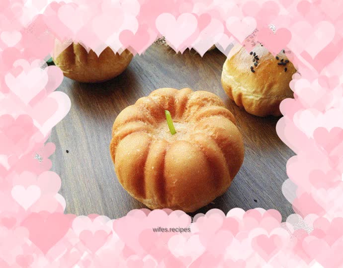 Blackcurrant pumpkin buns