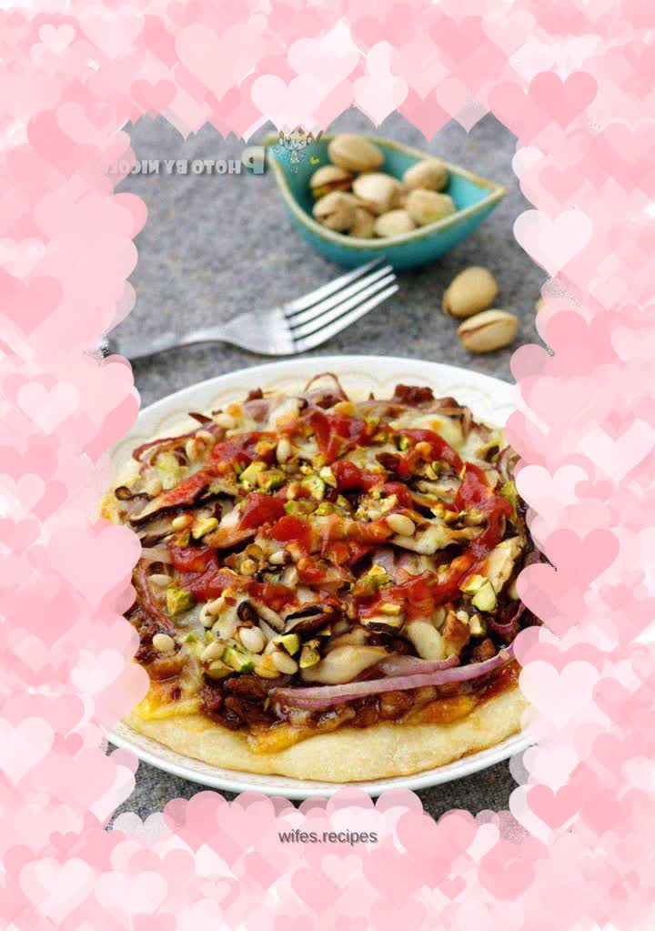 Pistachio and Pine Nut Meat Sauce Pizza