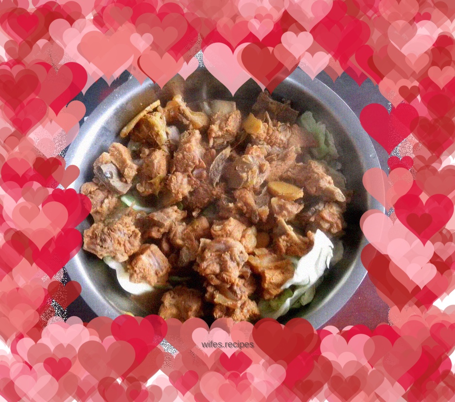 Sauce braised pork ribs