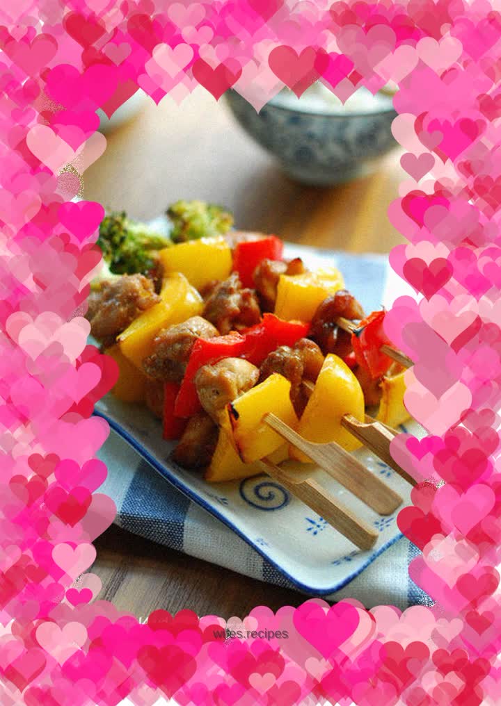 Vegetable and chicken skewers