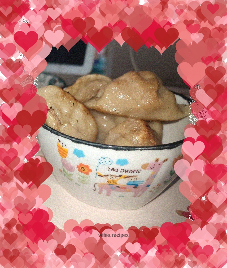Pan-fried dumplings with orange juice