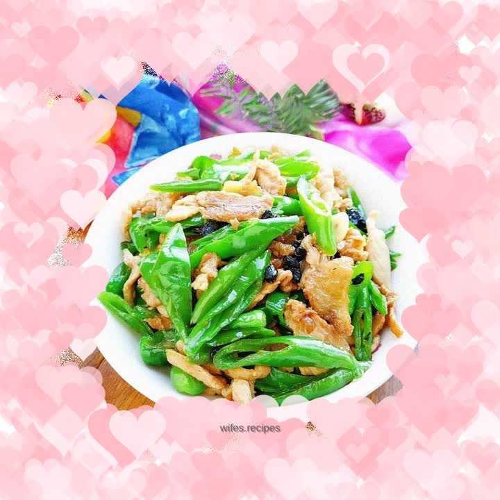 Fried pork with green pepper