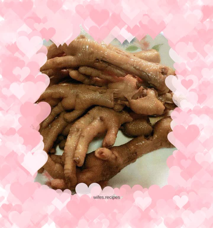 Braised chicken feet with soy sauce