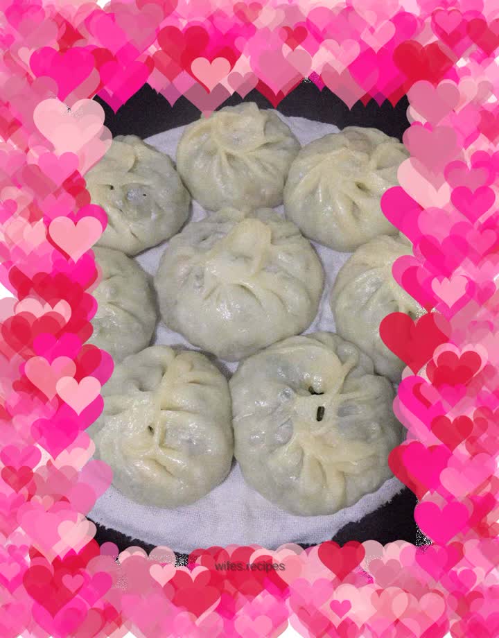 Bean and diced pork buns