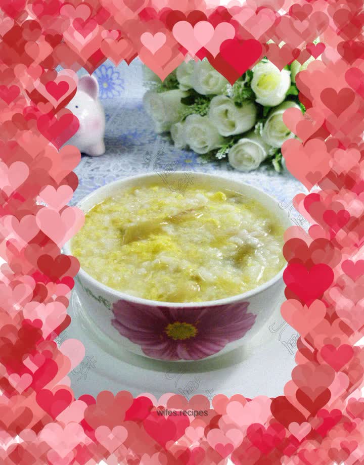 Rice porridge with egg drop and mustard shreds