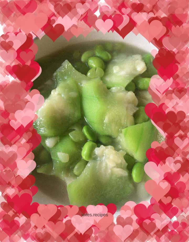 Stir-fried edamame and luffa