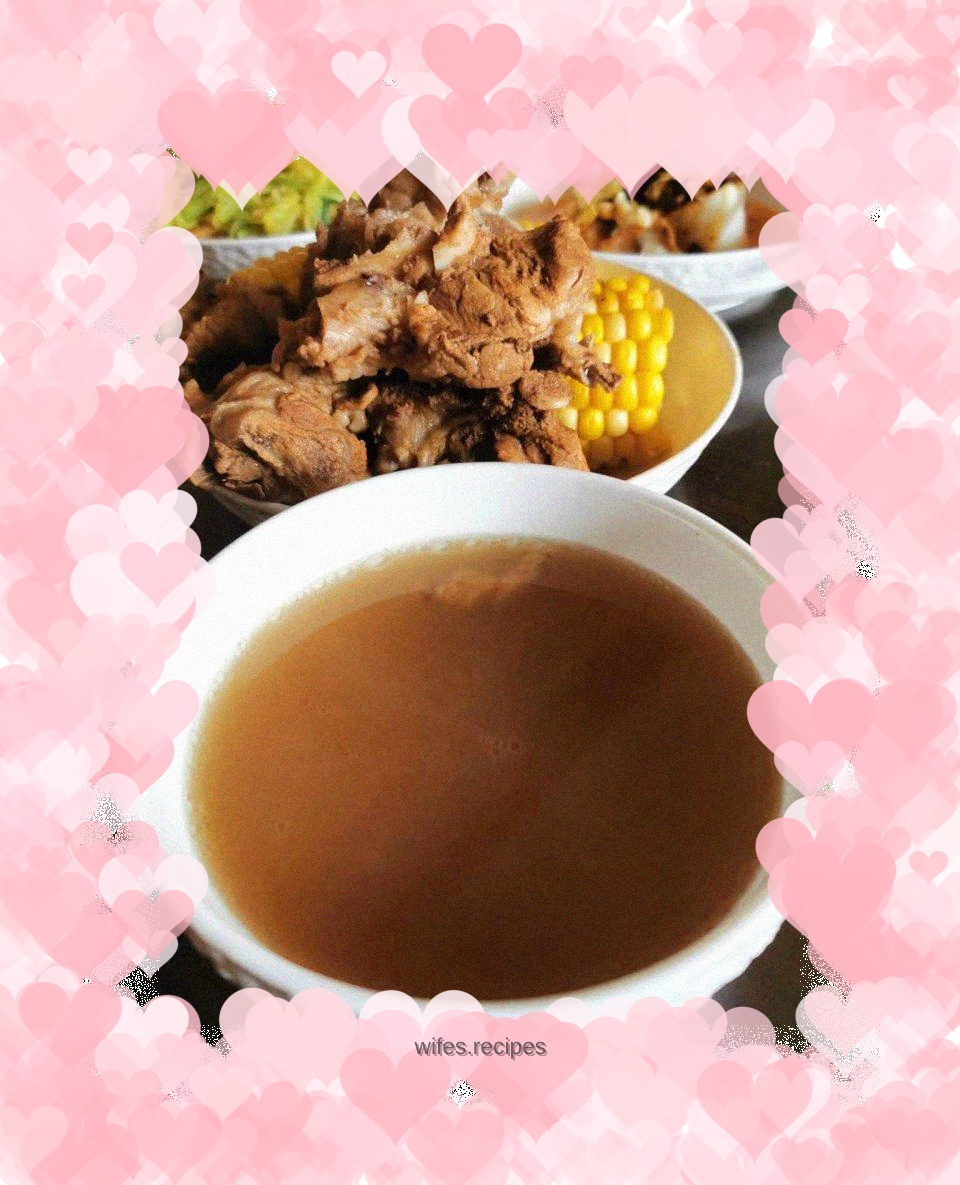 Wuzhi Maotao Smilax Poria Pork Bone Soup