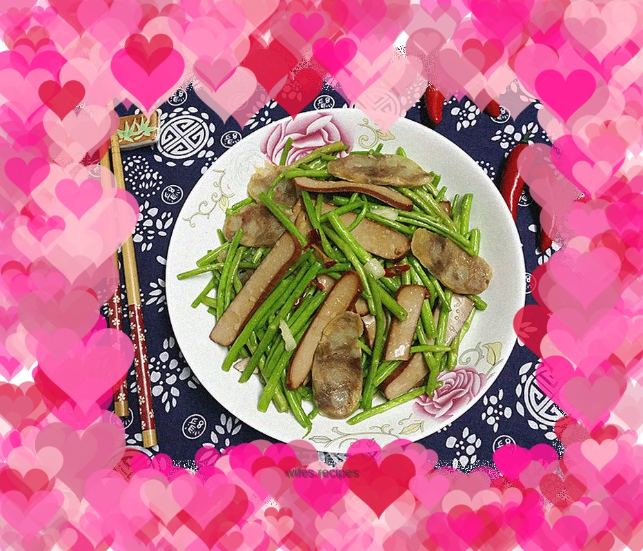 Stir-fried Artemisia with Dried Sausage and Egg