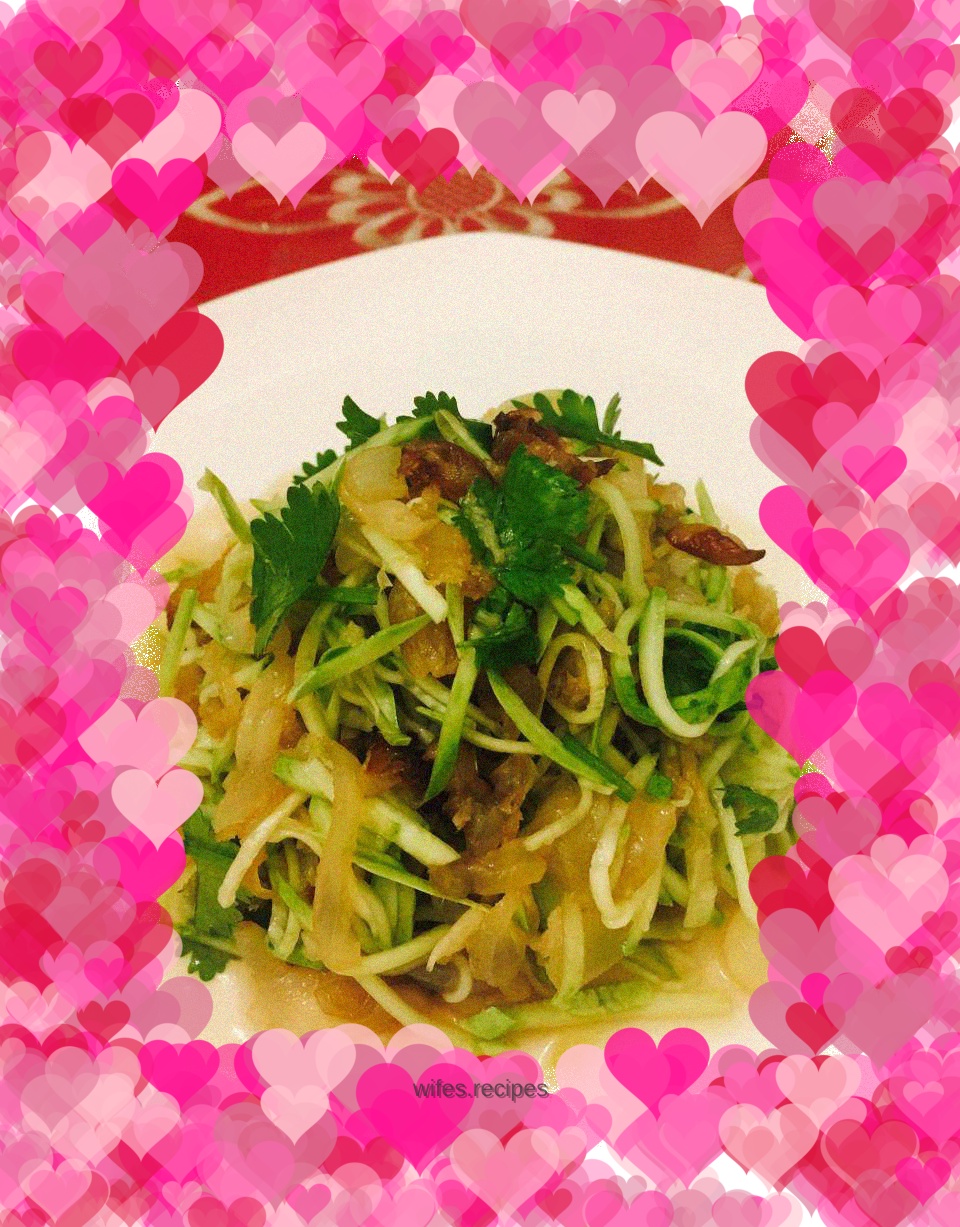 Jellyfish head mixed with cucumber