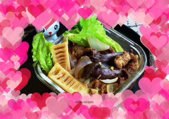 Lamb stewed with pine mushrooms