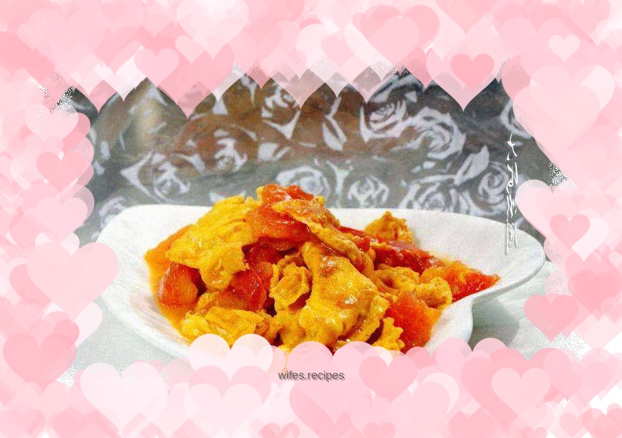 Scrambled eggs with tomatoes