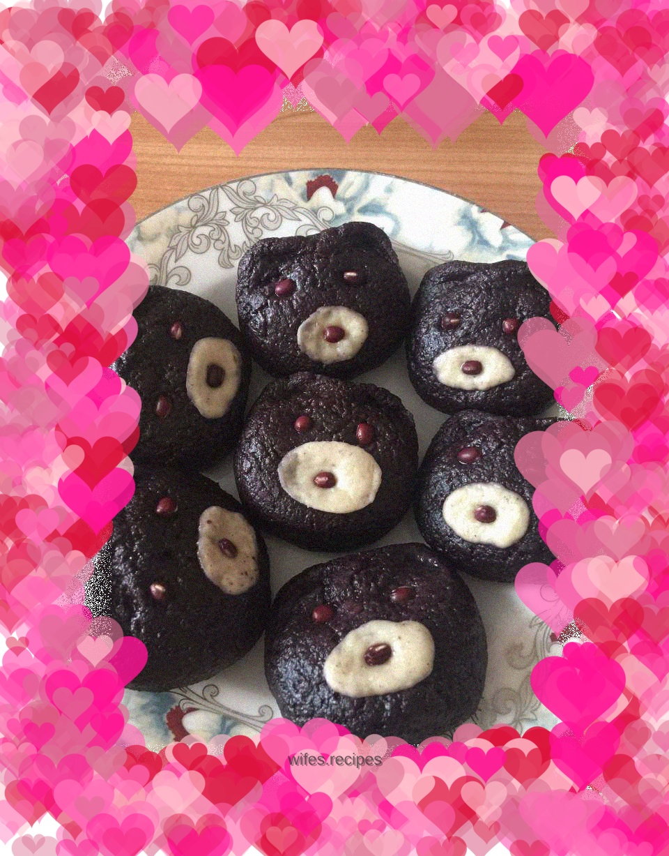 Little bear bean paste bun