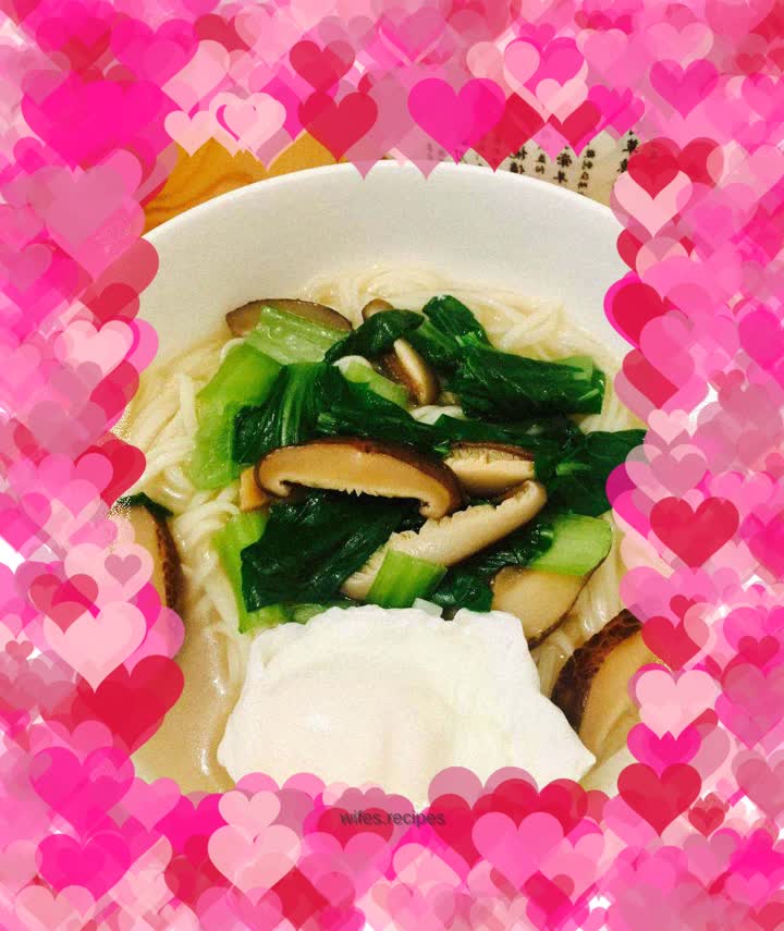 Rapeseed and Shiitake Mushroom Hot Noodle Soup