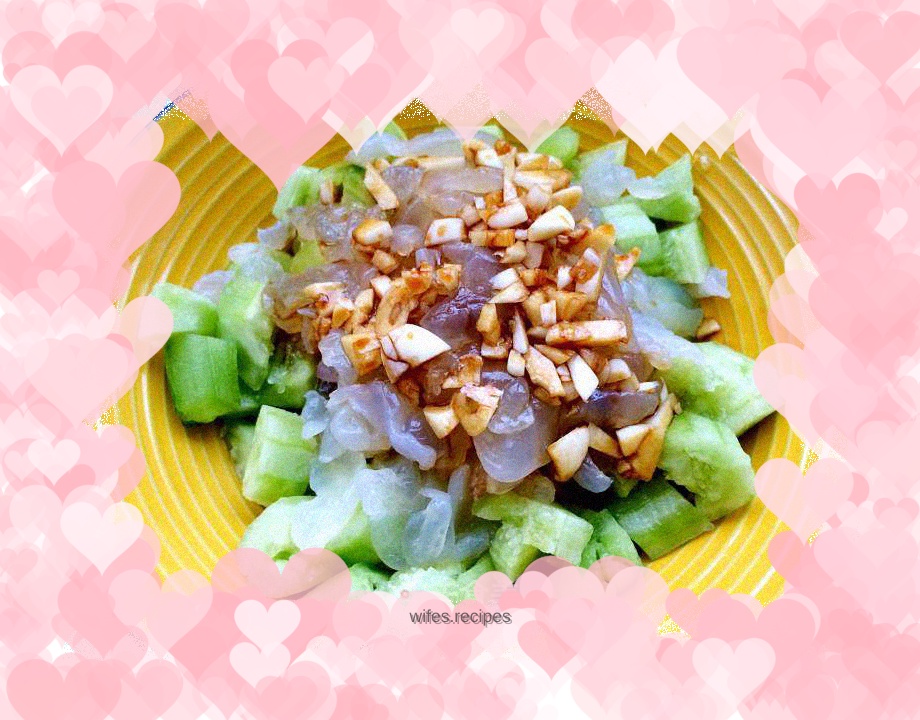 Cucumber mixed with jellyfish