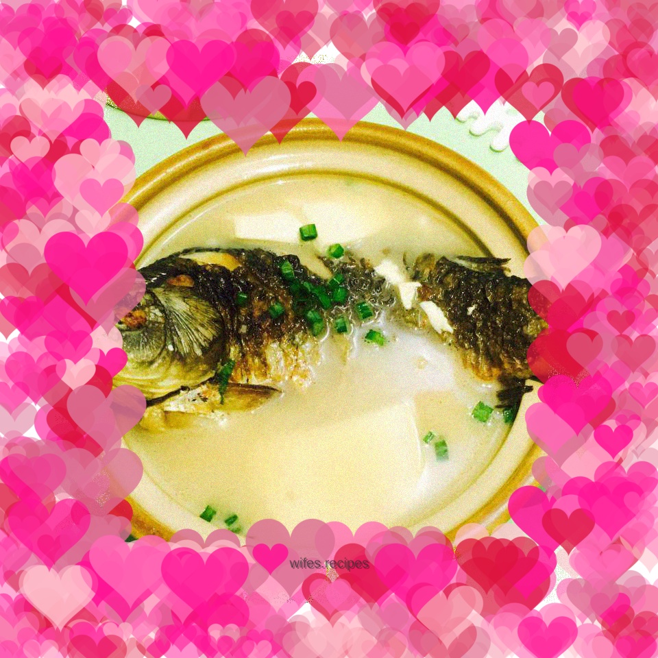 Crucian carp tofu soup