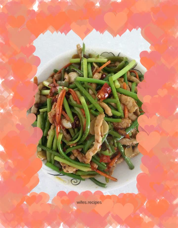 Stir-fried lean pork with garlic