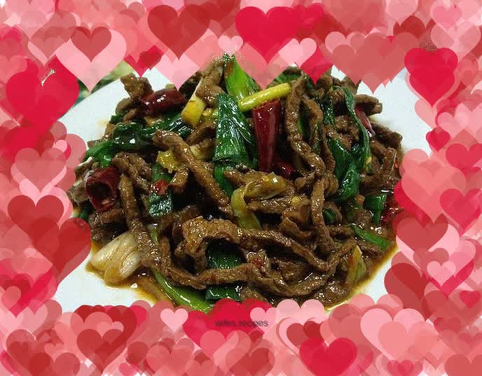Home-style stir-fry - stir-fried beef with garlic sprouts