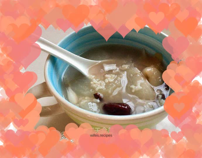 Autumn nourishes yin and moisturizes the lungs~~~Ginseng, fruit, snow pear and glutinous rice porridge