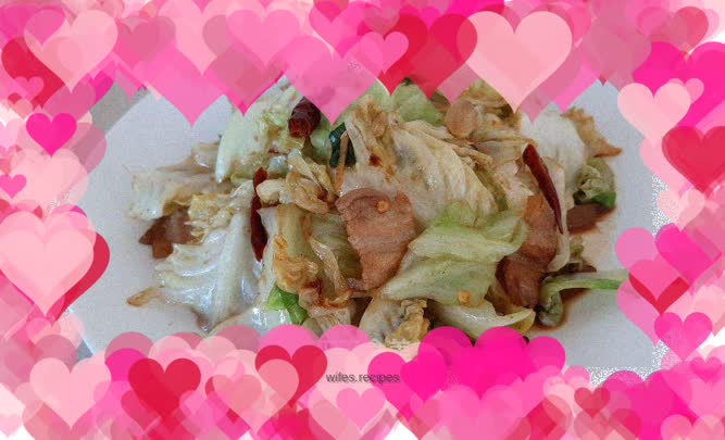 Stir-fried hand-shredded cabbage