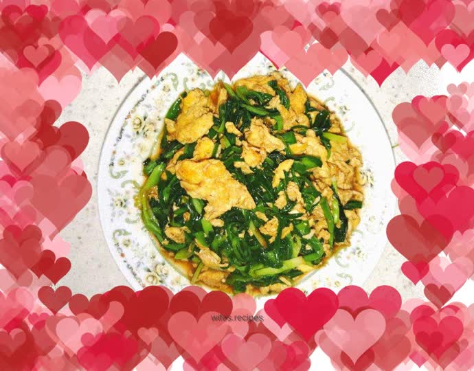 Fried eggs with chives