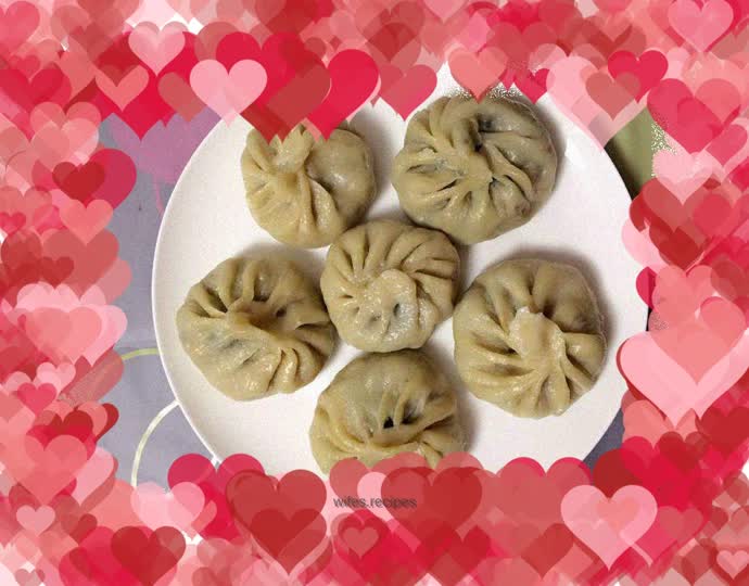 Leek and egg vermicelli buns
