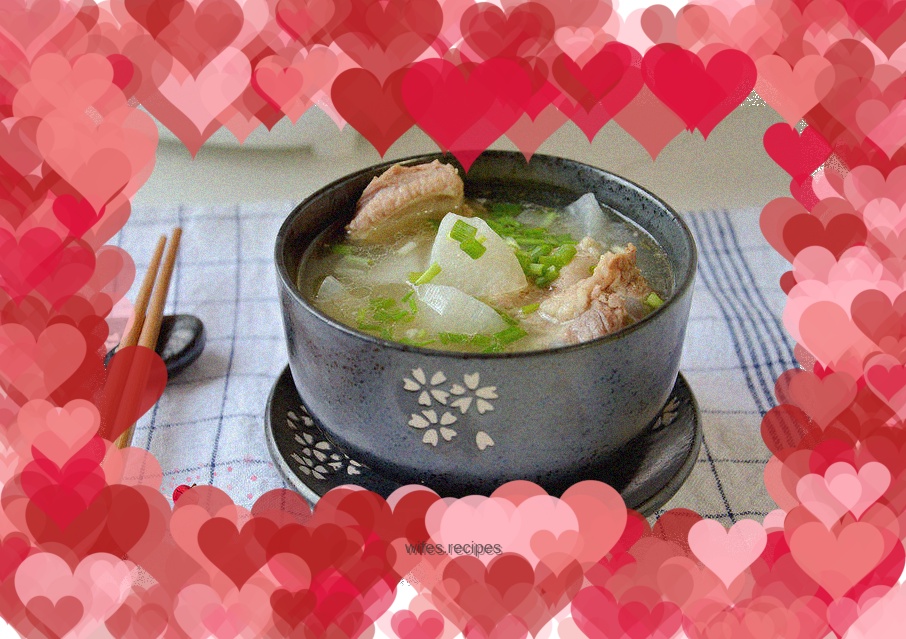 Pork ribs and radish soup