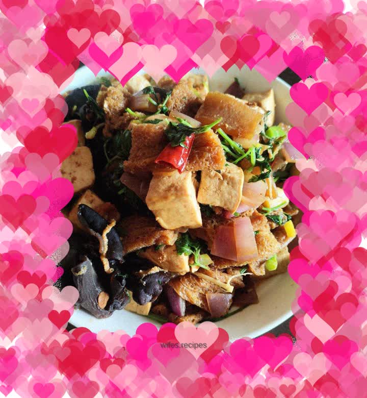 Braised old tofu with bamboo fungus and fungus