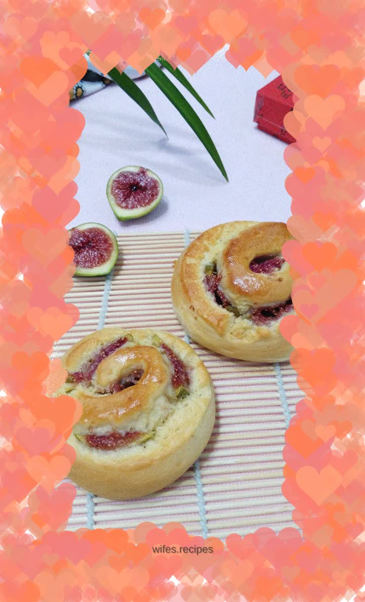 Fresh fig rolls