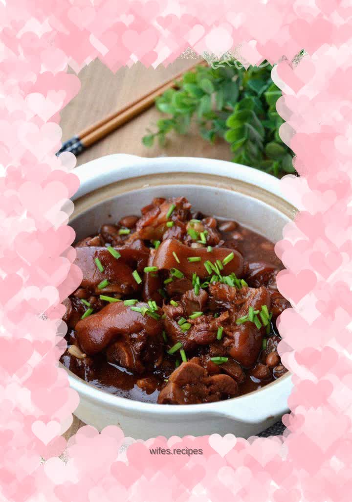 Stewed pork trotters with peanuts