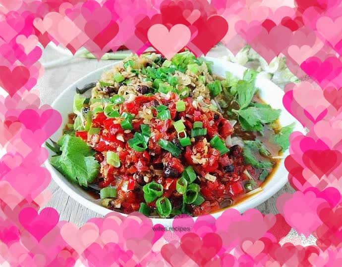 Fish head with chopped pepper