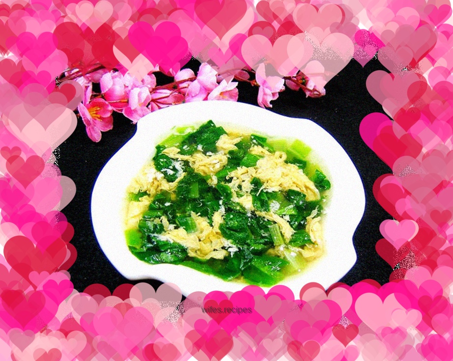 Lettuce leaf and egg drop soup
